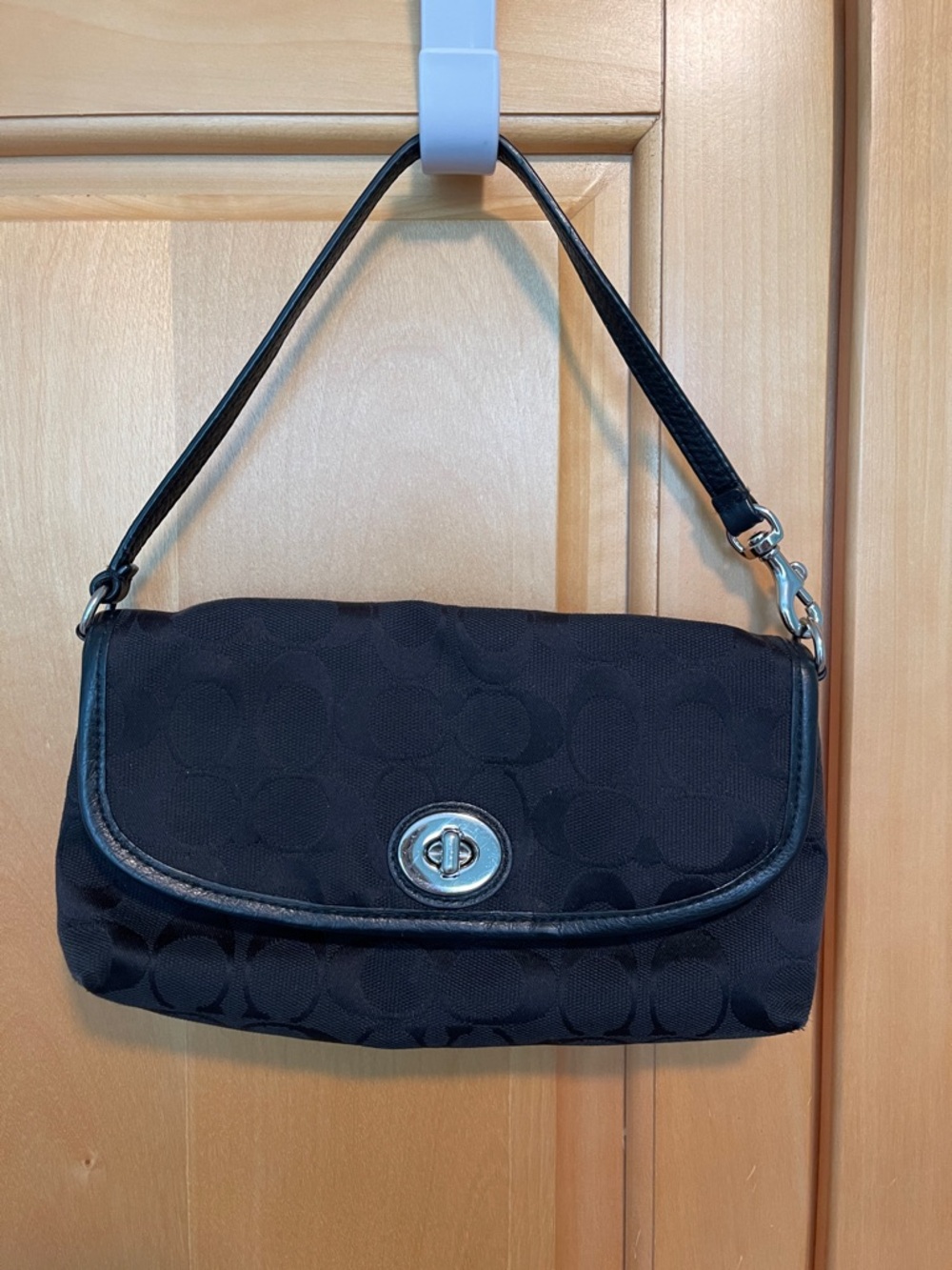 Coach Black Wristlet - Classic C pattern - Picture 5 of 10